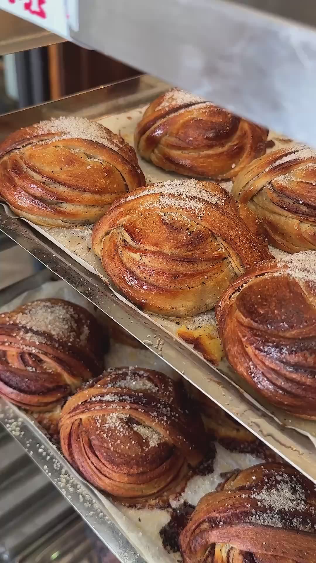 Dette bakeriet serverer den beste kardemommebollen i Oslo Daegens Bakeri – slik opplevde vi det