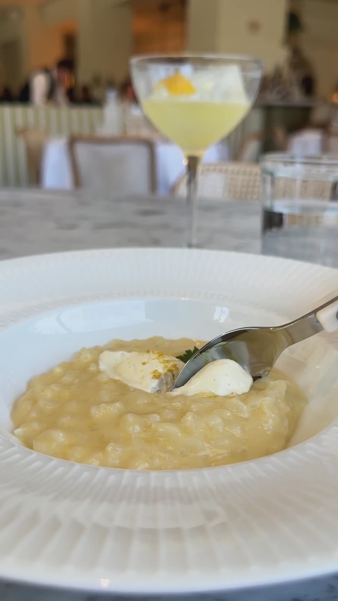Slik ser et måltid ut på Café Savoy i Helsinki, Finland – vår guide