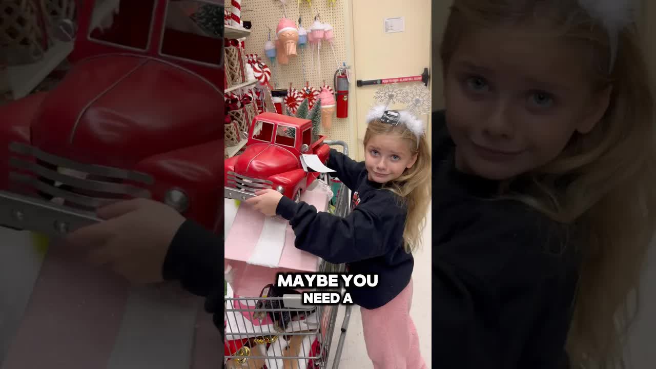 CHRISTMAS SPIRIT AT 100000% 🤣🎄🎅🏼 #christmas #shopping #shorts