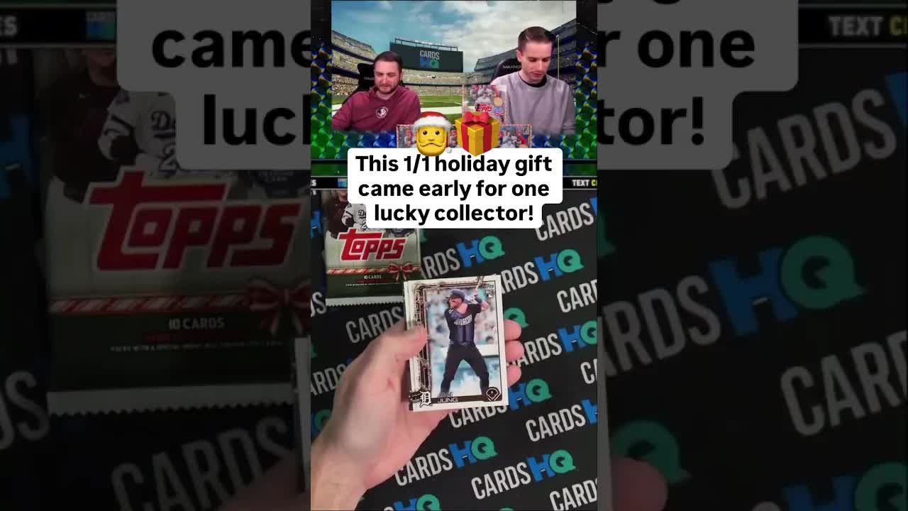 A 1/1 HOLIDAY GIFT came early for one lucky collector! 🎅🎁