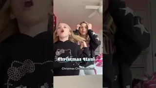 CHRISTMAS HAUL!! 🎄 What did you all get?! ❤️💚 #christmashaul #haul #shorts