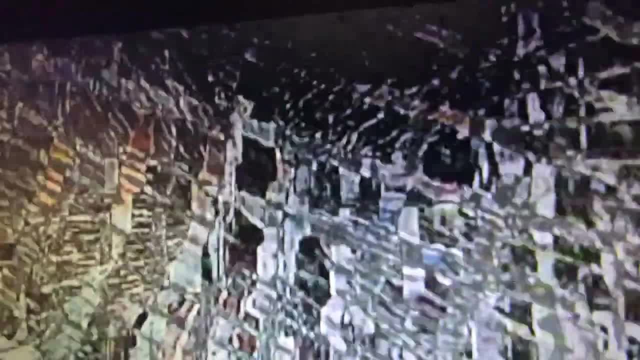 PXL 20251115 033040831