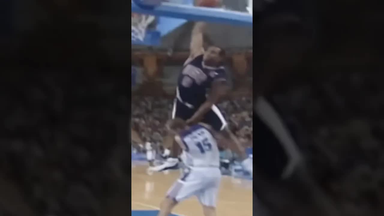 Greatest dunk of all time? 😂😤 #vincecarter #dunk #nbahighlights
