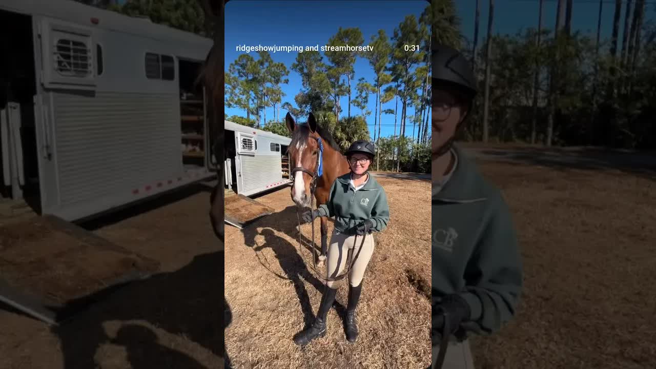 Thanks for showing with us Emily & Lawrence! 🐎