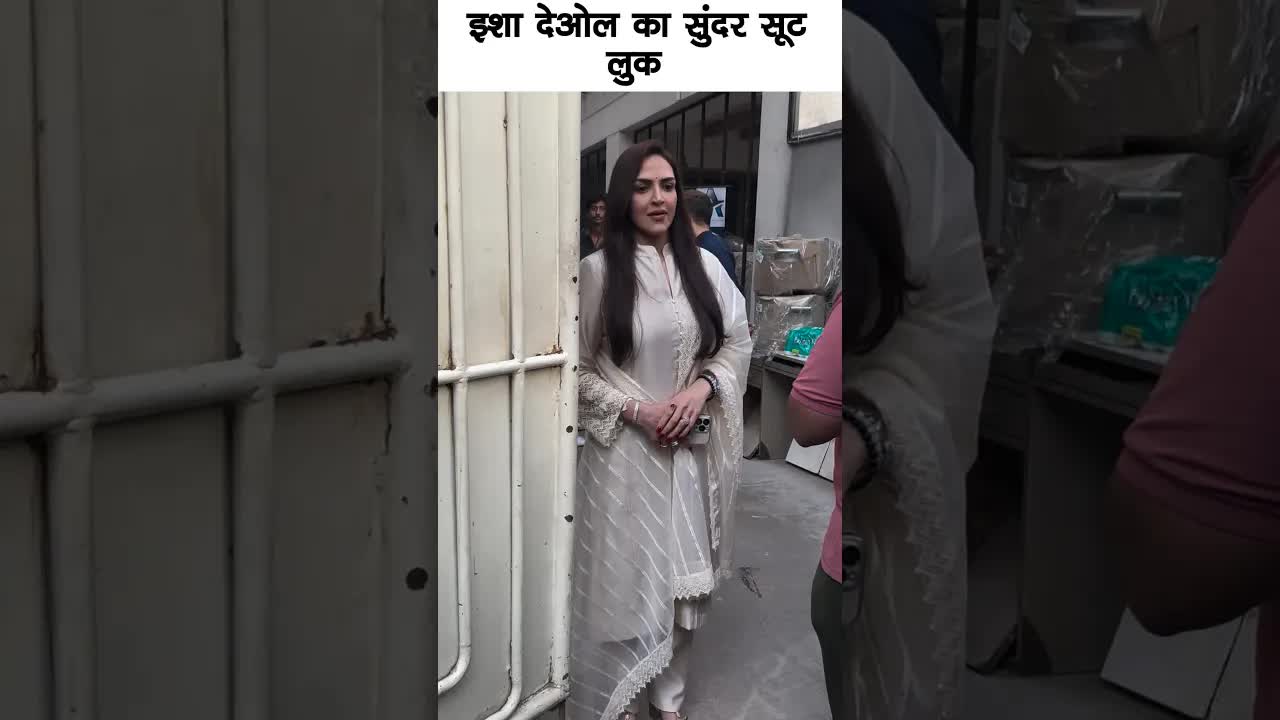 Esha Deol white look #bollywood #eshadeol #shortsvideo
