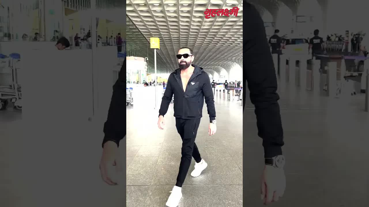 Bobby Deol spotted at the airport  #grehlakshmi #shorts #bobbydeol