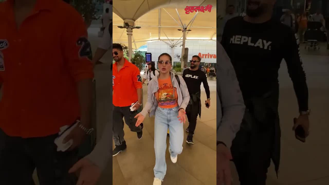 Sunny Leone's look at Mumbai airport #grehlakshmi #sunnyleone