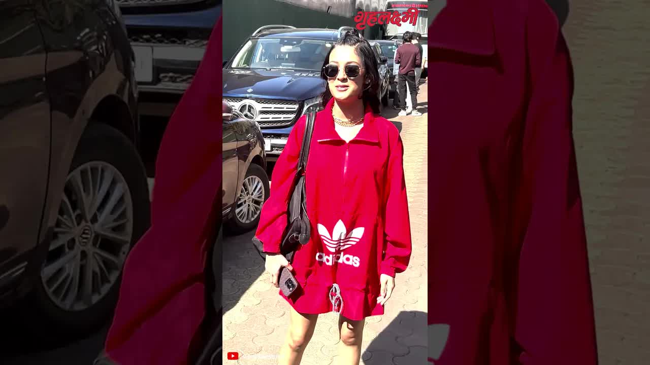 Isha Malviya looks very pretty in Red outfit | Grehlakshmi गृहलक्ष्मी