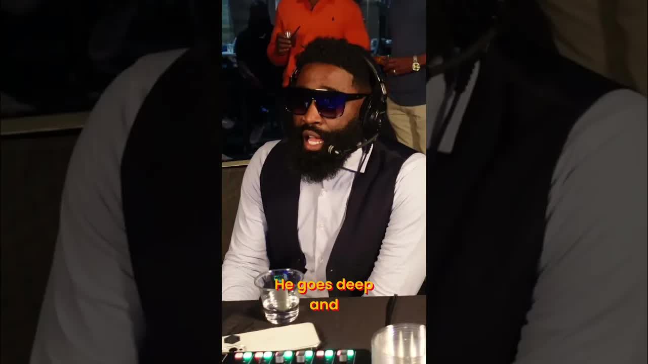 Streamer Dodges Aunt, Explains Wild Game & Interception! #shorts