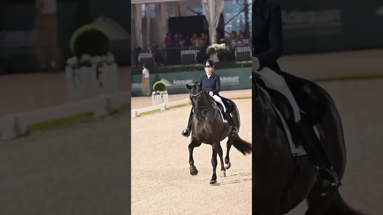 Ready for the Freestyles? 🐎💃🎶🪩 Join the Horse of Course & @shophalterego for a Sip & Shop event!