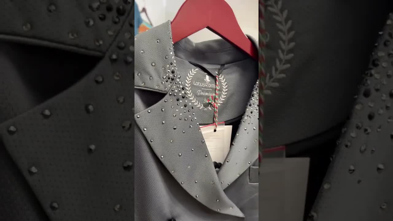 Looking for a new shadbelly? 👀 These fully custom pieces from Lotus Romeo are tailored to you!