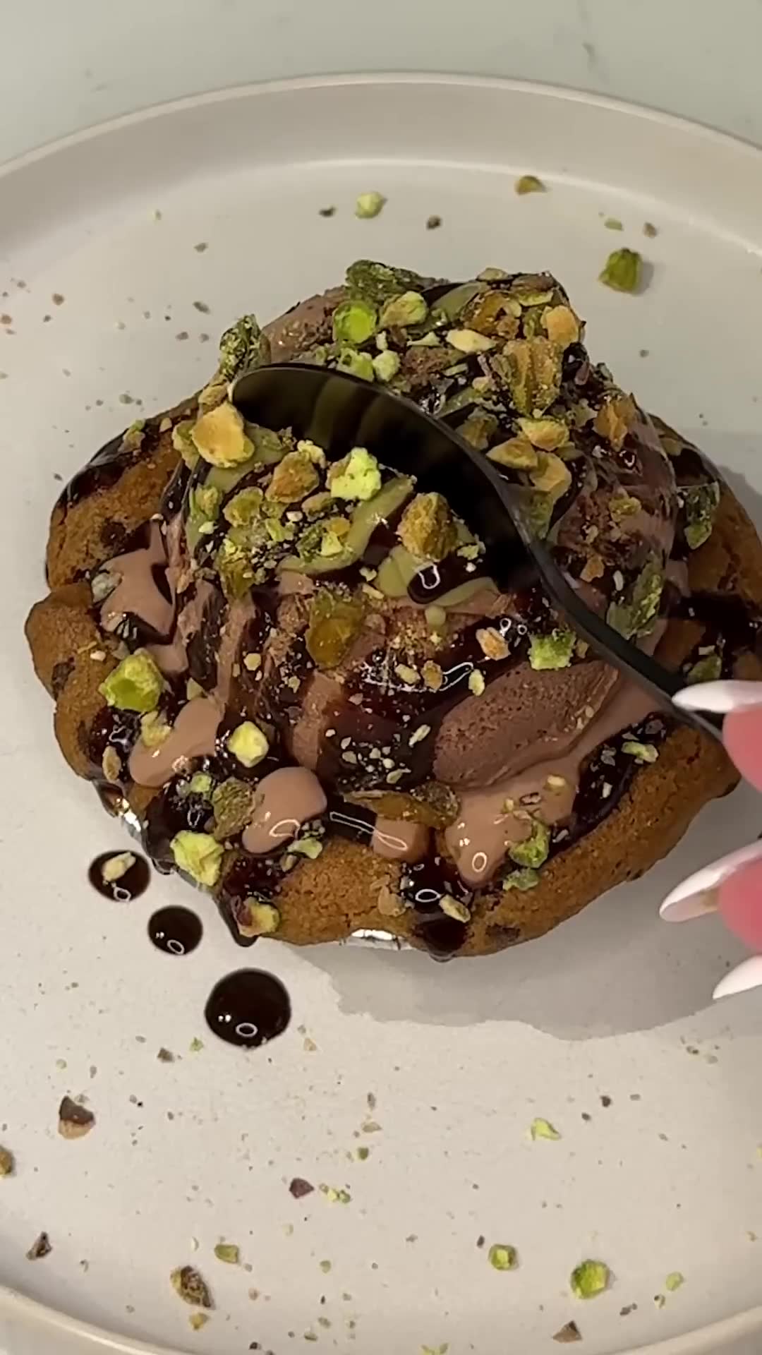 Pistachio-filled skillet cookie borrows from trendy chocolate bar
